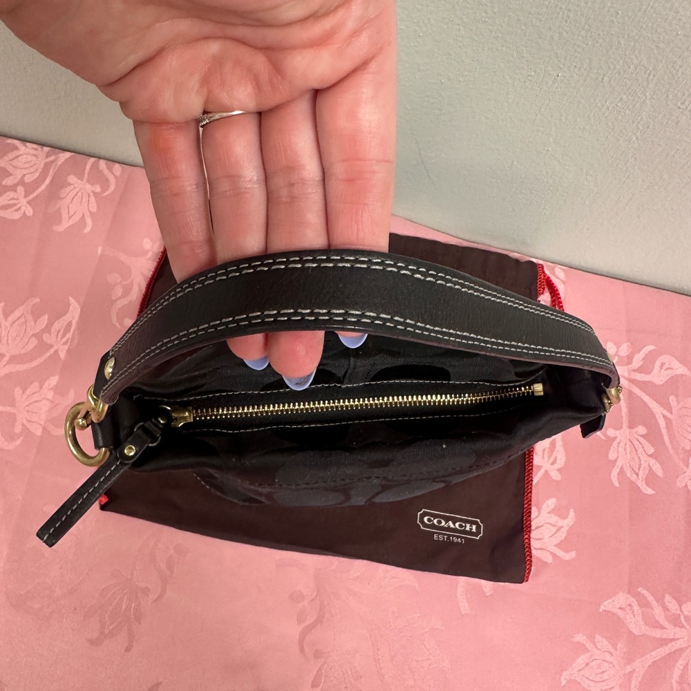 Vintage Coach Carly Signature C Black Jacquard Small Hobo Shoulder Bag - Picture 12 of 16